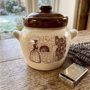 VNT Beauceware Pottery Habitant Candle/Potpourri Lantern “Boulangere Design